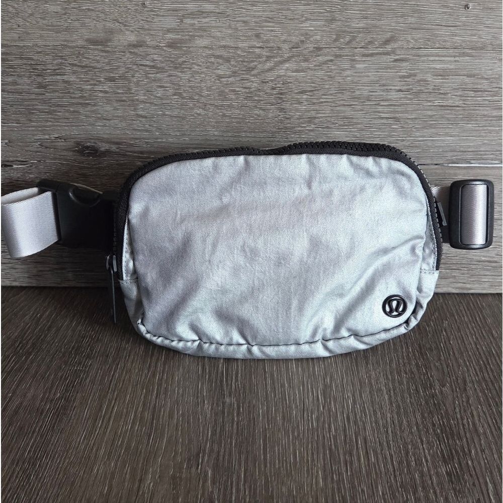 Lululemon Everywhere Belt Bag 1L Metallic Silver Crossbody Bag